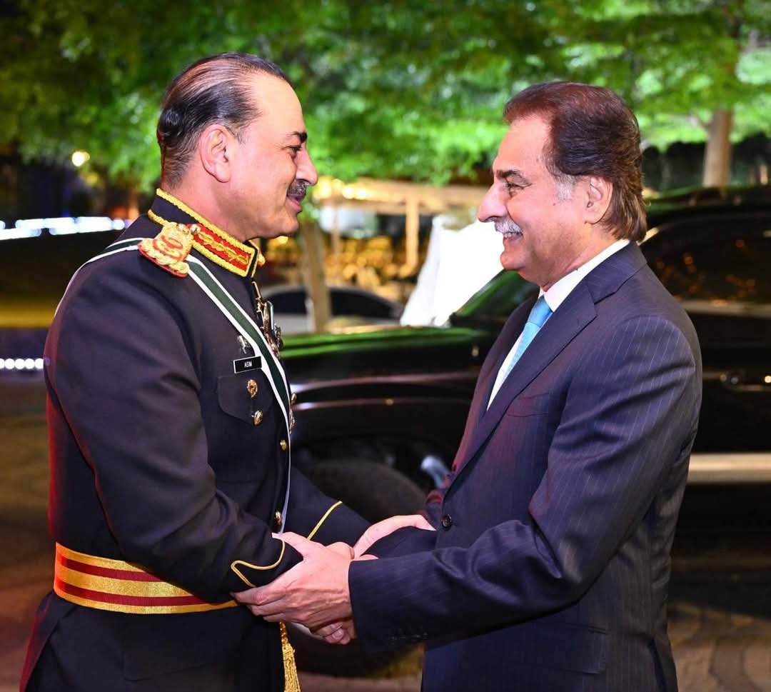 Speaker National Assembly, Sardar Ayaz Sadiq, attended a dinner hosted by Field Marshal Syed Asim Munir in honor of the country's political and military leadership. Field Marshal Syed Asim Munir extended a warm welcome to Speaker Sardar Ayaz Sadiq.